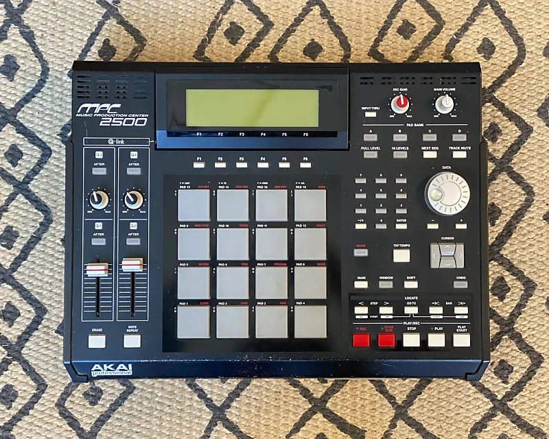 Akai MPC2500 image
